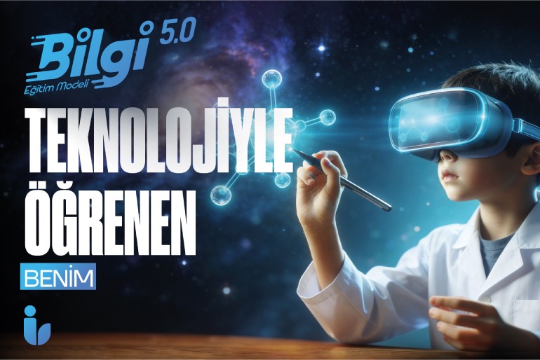 Bilgi Eğitim Modeli 5.0 kapsamında VR gözlük takan ve kalemle 3D molekül modelini etkileşimli olarak çizen laboratuvar önlüklü çocuk. Arka planda uzay teması ve büyük puntolarla 'Teknolojiyle Öğrenen Benim' yazısı yer alıyor.